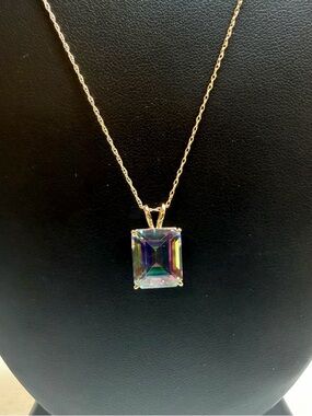 14k Yellow Gold Mystic Topaz Pendant Necklace
